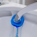  Βούρτσα καθαρισμού τουαλέτας μιας χρήσης με θήκη! Με απαλές αλλά ανθεκτικές τρίχες, αφαιρεί αποτελεσματικά τους λεκέδες και τη βρωμιά ενώ είναι απαλό στη λεκάνη της τουαλέτας σας. Το στήριγμα το διατηρεί στη θέση του και αποτρέπει το στάζει, καθιστώντας το εύκολο στην αποθήκευση και τη χρήση. Επιπλέον, είναι απολύτως ασφαλές και υγιεινό, καθώς μπορείτε να το πετάξετε μετά τη χρήση. Πείτε αντίο στις παραδοσιακές βούρτσες τουαλέτας και μεταβείτε στη βολική και απροβλημάτιστη επιλογή μας